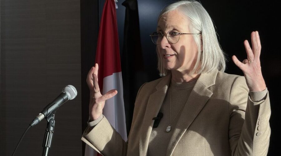 Federal minister touts trades, artificial intelligence