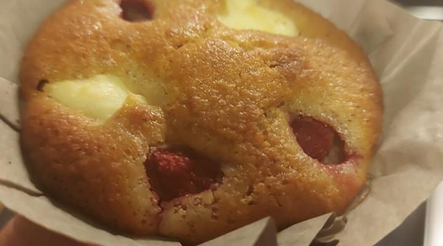 Why These Cream‑Cheese Raspberry Muffins Deserve Their Own Fan Club (Keto Friendly)