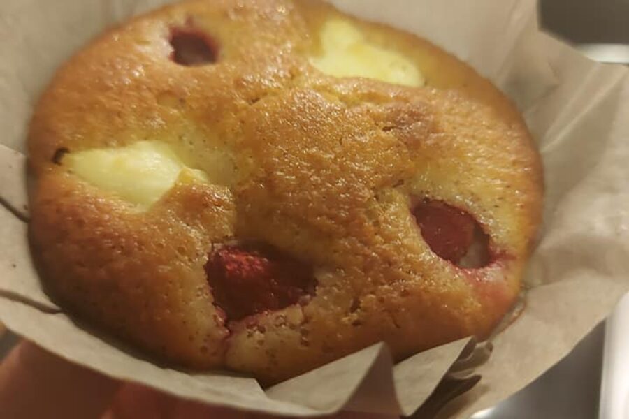 Why These Cream‑Cheese Raspberry Muffins Deserve Their Own Fan Club (Keto Friendly)