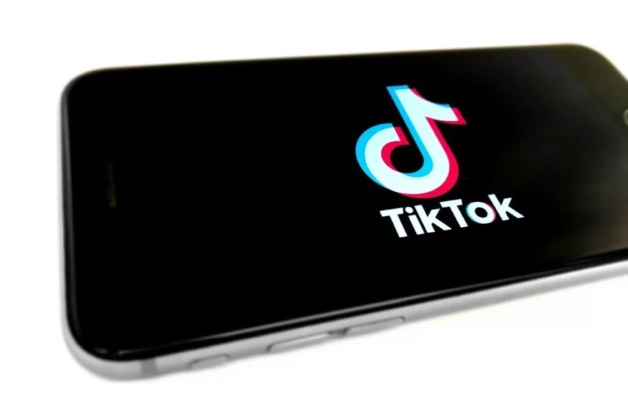 Confessions of a TikTok Addict: How I Lost an Entire Night and Missed the Brier Final