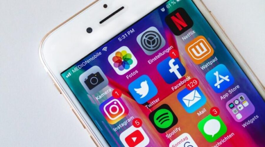 Breaking the Cycle of Doom Scrolling: Linda Kelly Helps Danny Reclaim His Evenings
