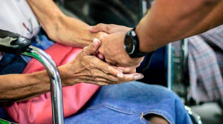 Thunder Bay care home, staff charged in fatal elder abuse case