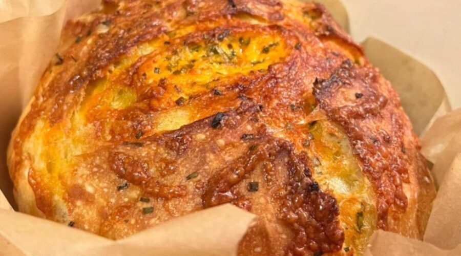 “No‑Knead” to Worry…You Can Make This Easy Cheesy Bread!
