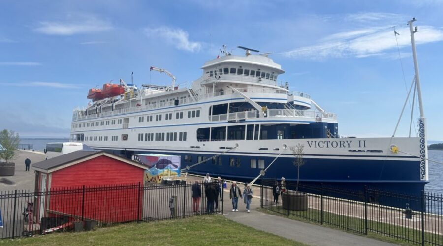 Thunder Bay welcomes first cruise ship of the season